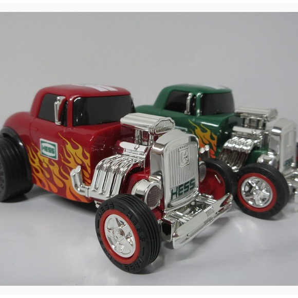 3-IN- 1 HESS FLATBED TRUCK WITH HOT RODS - Picture 6 of 7